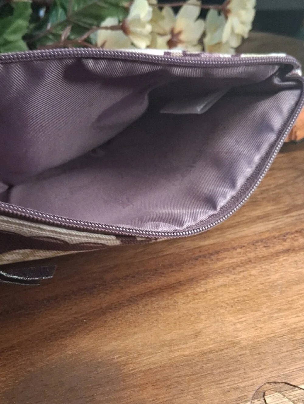 thirty-one Purple and Cream Paisley Zip Wristlet